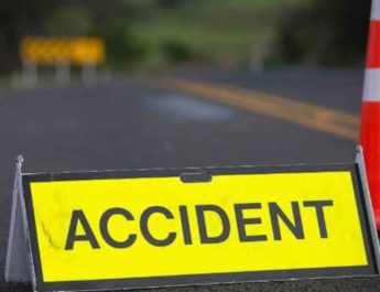 Accident: राह चलती महिला को कैंप रोड सेलाकुई पर एक कंटेनर ने मारी टक्कर, इलाज के दौरान महिला की हुई मौत, चालक फरार