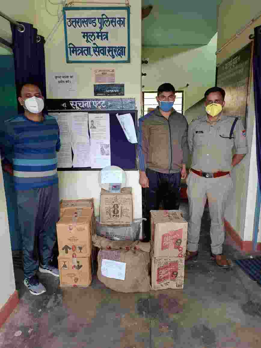 गंगोलीहाट: विस्फोटक सामग्री व अवैध शराब के साथ दो अभियुक्त गिरफ्तार 2 Hello Uttarakhand News »