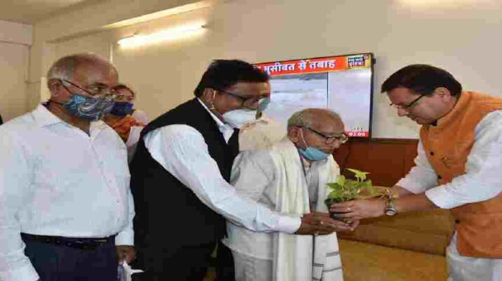 Uttarakhand: मुख्यमंत्री धामी ने 103 वर्षी स्वतंत्रता संग्राम सेनानी साधू सिंह बिष्ट को किया सम्मानित, द्वितीय विश्व युद्ध (World War II) का हिस्सा रहे है देहरादून निवासी साधू सिंह बिष्ट 1 Hello Uttarakhand News »