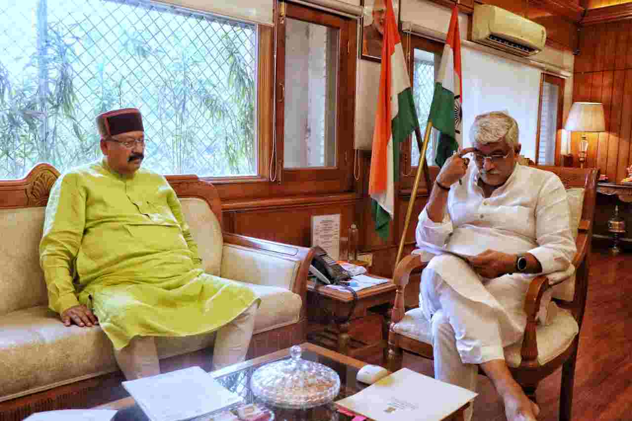 Uttarakhand: केंद्रीय मंत्री गडकरी व शेखावत से मिले महाराज, 6 राज्य मार्गों को भारत माला में शामिल करने पर बनी सहमति 2 Hello Uttarakhand News »