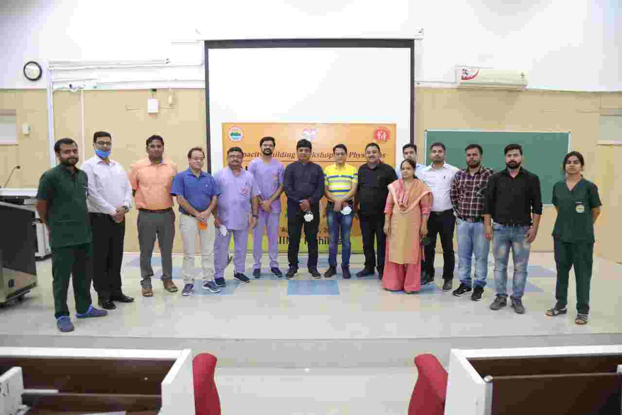 Uttarakhand: एम्स में राज्यभर के फि​जिशियनों की वायरल हेपेटाइटिस कंट्रोल प्रशिक्षण कार्यशाला शुरू, सभी 13 जिलों के प्रतिभागी चिकित्सक ले रहे हैं वायरल हेपेटाइटिस पर नियंत्रण का प्रशिक्षण 3 Hello Uttarakhand News »