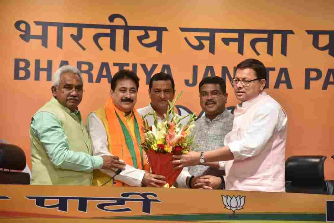 Uttarakhand: कांग्रेस को बड़ा झटका, पुरोला विधायक भाजपा में शामिल, मुख्यमंत्री धामी भी रहे मौजूद 3 Hello Uttarakhand News »