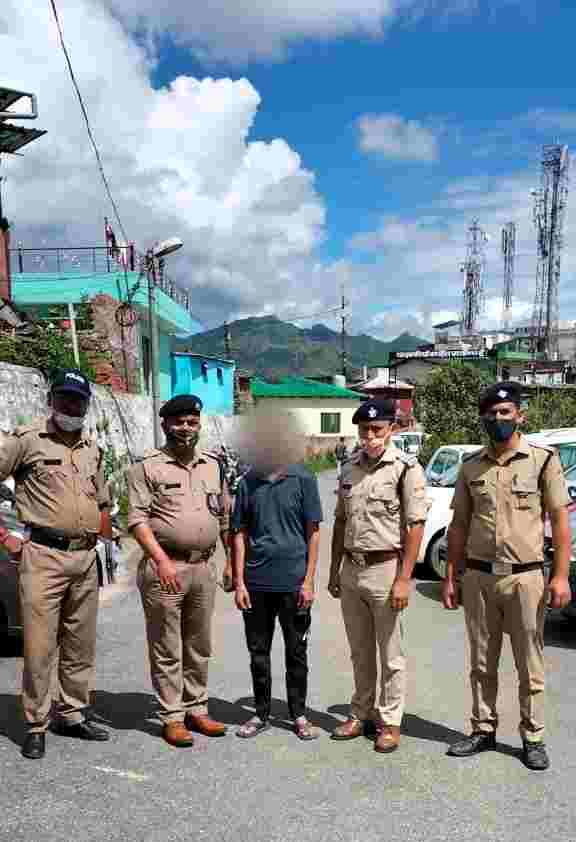 Pithoragarh: 60 लाख की धोखाधड़ी करने वाला अभियुक्त नोएडा से गिरफ्तार 2 Hello Uttarakhand News »