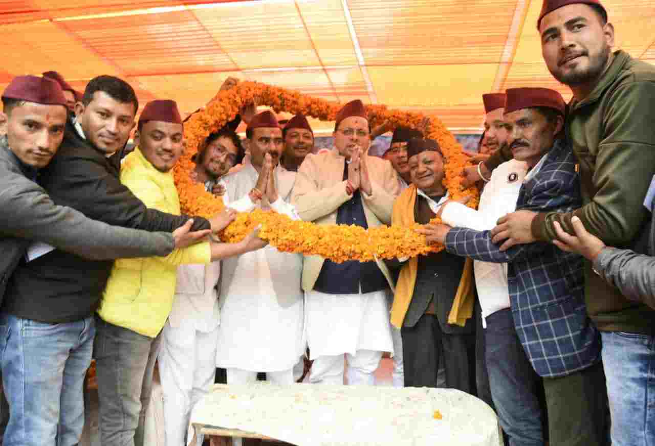 Bageshwar: मुख्यमंत्री ने कपकोट में तीन दिवसीय दानपुर महोत्सव का किया शुभारंभ, कहा - राज्य आंदोलनकारियों को चिन्हिकरण के लिए 31 दिसंबर, 2021 तक बढायी गयी तिथि, आंदोलनकारियों के आश्रितों को भी दी जायेगी पेंशन सुविधा 4 Hello Uttarakhand News »