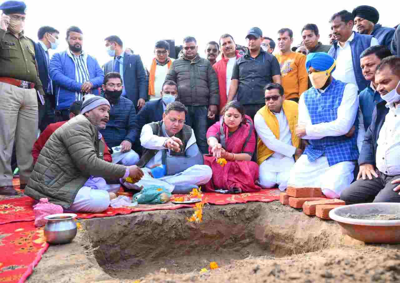 मुख्यमंत्री पुष्कर सिंह धामी ने खटीमा में चकरपुर स्टेडियम का भूमि पूजन एवं 7162.29 लाख की कुल 17 योजनाओं का किया शिलान्यास 2 Hello Uttarakhand News »