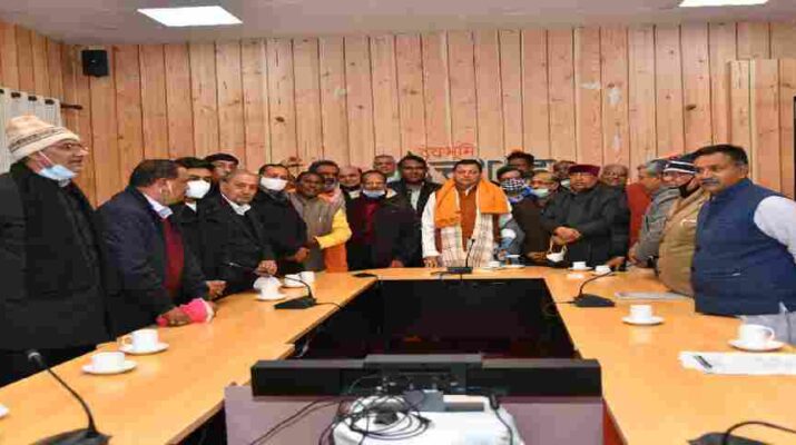 Dehradun: मुख्यमंत्री से प्रदेश उद्योग व्यापार मण्डल के सदस्यों ने की भेंट, प्रदेश में बाहर से लाये गये कृषि उत्पाद पर मण्डी शुल्क की दरों में कम करने का किया अनुरोध 1 Hello Uttarakhand News »