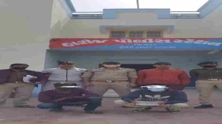 Uttarakhand: STF एवं साइबर क्राईम पुलिस स्टेशन की देशभर में धरपकड़ जारी, बैंक कस्टमर केयर अधिकारी बनकर 15 लाख रुपये की धोखाधड़ी करने वाले गिरोह के 02 सदस्य गुजरात राज्य से गिरफ्तार 6 Hello Uttarakhand News »