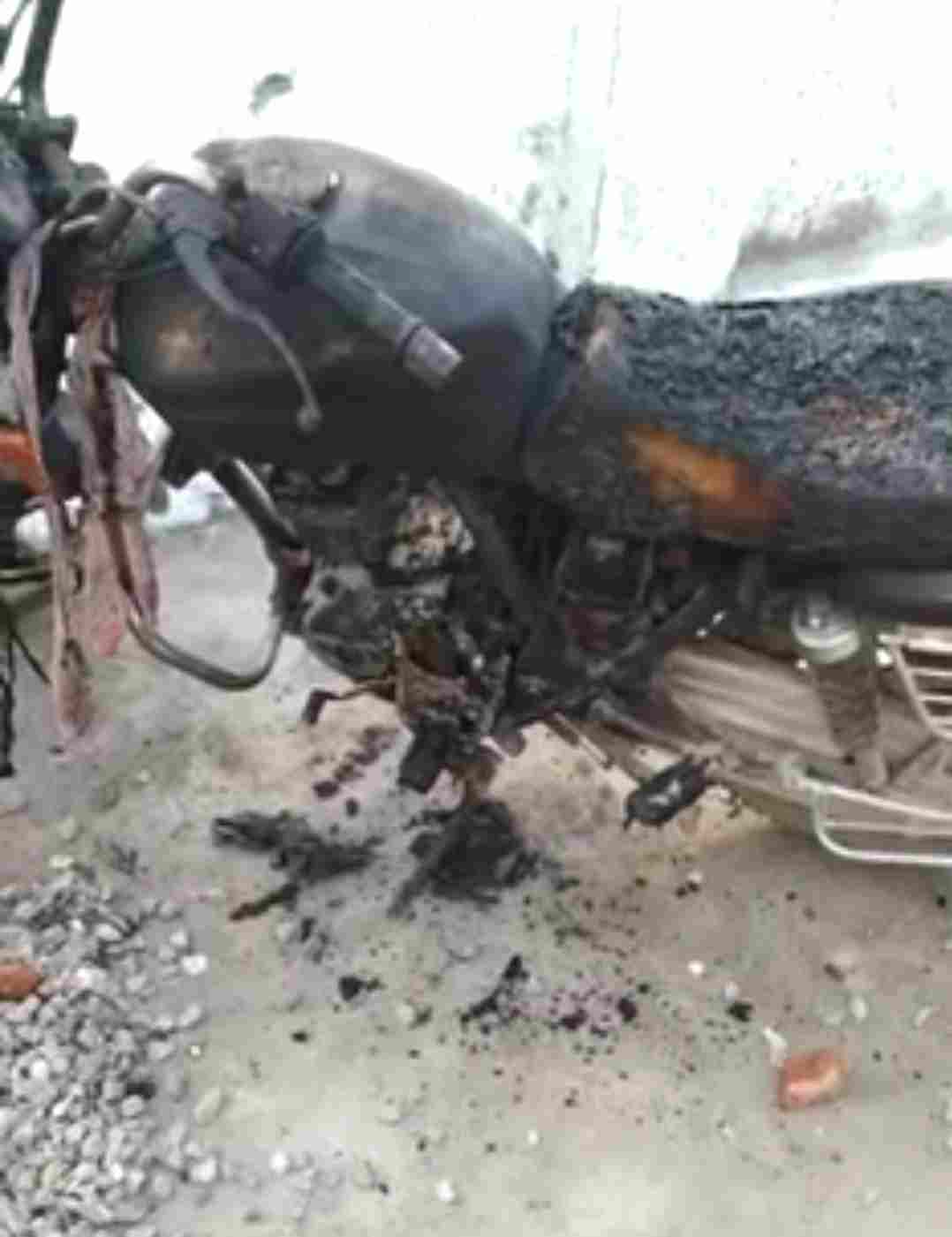 Dehradun: पत्नी मायके से न आने पर एक शख़्स ने 12 से ज्यादा वाहनों में लगाई आग, दो दुकानें को भी लगाई आग 5 Hello Uttarakhand News »