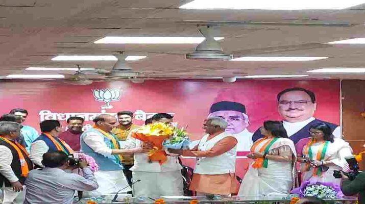 Uttarakhand: पुष्कर सिंह धामी बने उत्तराखंड के 12वें मुख्यमंत्री, विधायक दल के नेता बने धामी 23 Hello Uttarakhand News »