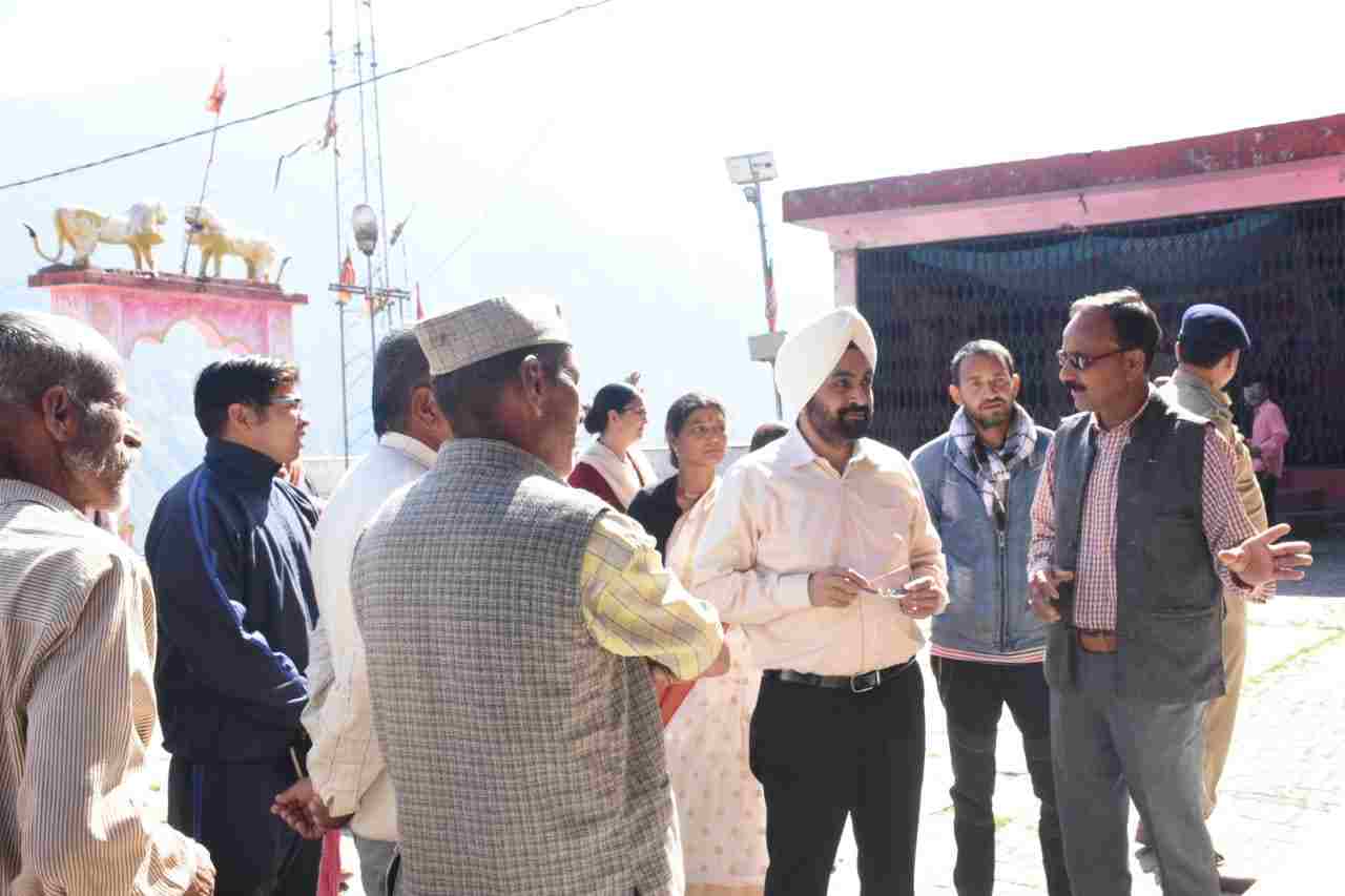 Uttarkashi: मुख्य सचिव डॉ.एस.एस. संधु ने जनपद उत्तरकाशी के विकास खण्ड भटवाड़ी के ग्राम रैथल एवं हर्षिल का किया स्थलीय निरीक्षण, पर्यटन विकास संबधी कार्यों का लिया जायजा 4 Hello Uttarakhand News »
