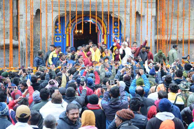 Shri Kedarnath Dham: शुक्रवार प्रात: 6.25 मिनट पर विधि-विधान से खुले श्री केदारनाथ धाम के कपाट, 10 हजार से अधिक श्रद्धालु कपाट खुलने के बने गवाह 1 Hello Uttarakhand News »