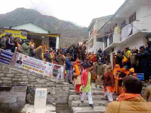 Shri Kedarnath Dham: शुक्रवार प्रात: 6.25 मिनट पर विधि-विधान से खुले श्री केदारनाथ धाम के कपाट, 10 हजार से अधिक श्रद्धालु कपाट खुलने के बने गवाह 3 Hello Uttarakhand News »