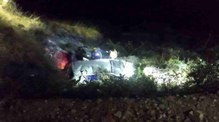 Bageshwar: अत्यंत दु:खद, शामा रमाडी़ रोड में एक कार गिरने से चार लोगों की घटनास्थल में दर्दनाक मौत, दो घायल 5 Hello Uttarakhand News »