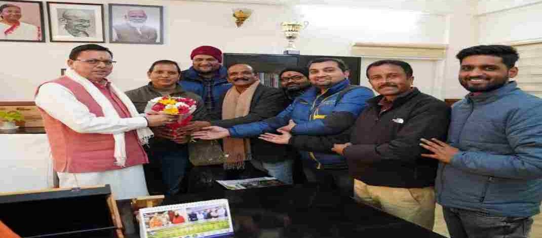 Uttarakhand: मुख्यमंत्री से पत्रकारों के प्रतिनिधिमंडल ने की मुलाकात, “मानसखंड झांकी“ को देश में प्रथम स्थान प्राप्त होने पर मुख्यमंत्री को दी बधाई