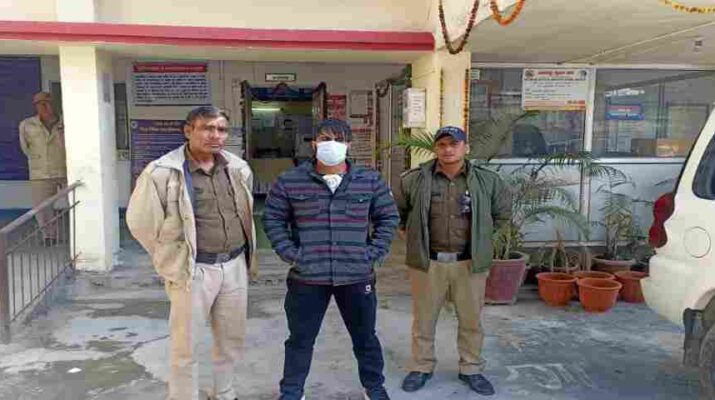 Doon Police: नाबालिग को भगाने वाला अभियुक्त गिरफ्तार, पहले से ही था अभियुक्त के खिलाफ चोरी, लूट व गुंडा एक्ट में मुकदमे दर्ज 4 Hello Uttarakhand News »