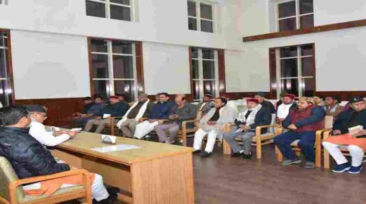 गैरसैंण: मुख्यमंत्री धामी ने गैरसैंण में विधानमंडल दल की बैठक में किया प्रतिभाग, संसदीय कार्य मंत्री प्रेमचन्द अग्रवाल, भाजपा प्रदेश अध्यक्ष महेंद्र भट्ट एवं विधायकगण रहे उपस्थित 16 Hello Uttarakhand News »