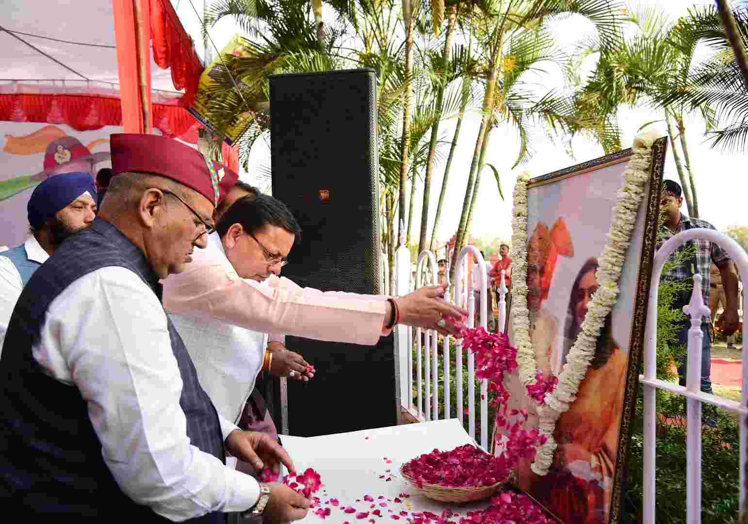 Uttarakhand: मुख्यमंत्री ने किया सीडीएस जनरल बिपिन रावत की प्रतिमा का अनावरण तथा स्मारक का लोकार्पण, उनके नाम पर रखी जायेगी प्रदेश की कोई बड़ी परियोजना - मुख्यमंत्री 5 Hello Uttarakhand News »