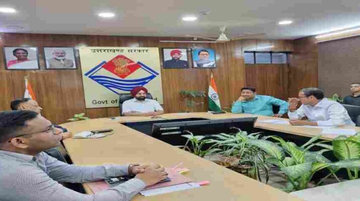 Kedarnath Heli Service: मुख्य सचिव डॉ संधु ने केदारनाथ हेली सेवा को लेकर की अधिकारियों के साथ बैठक, टिकटों की बुकिंग में धोखाधड़ी व काला बाजारी रोकने के लिए दिए यह सख्त निर्देश 12 Hello Uttarakhand News »